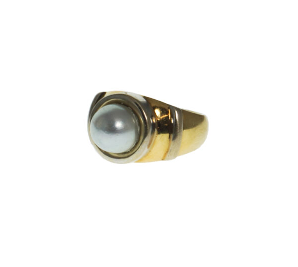 ladies yellow gold eighteen karat cultured pearl two tone modern style ring